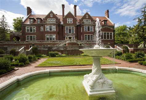 Finished in 1908, this Lake Superior 39-room mansion enjoys a rare, intact collection of original furnishings and art. . Glensheen mansion murders photos